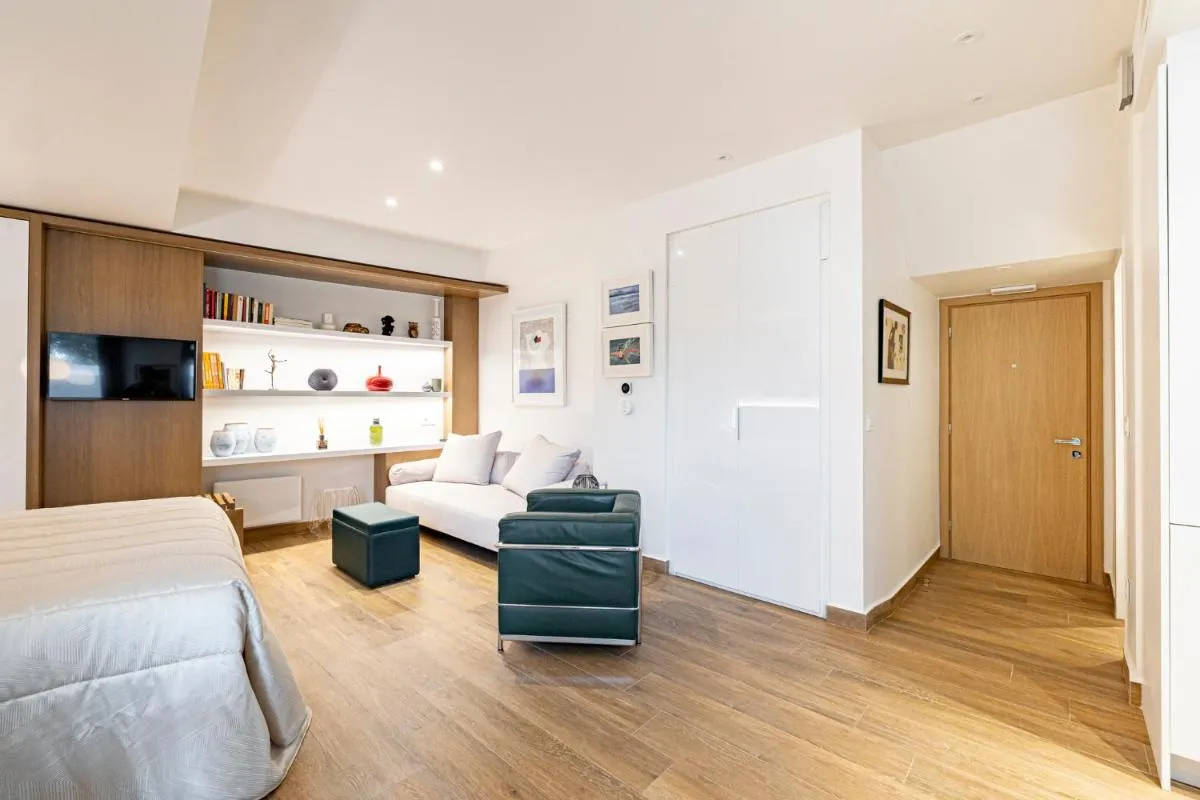 Image 4 of 102- HiEndAccomodation-TopLocation