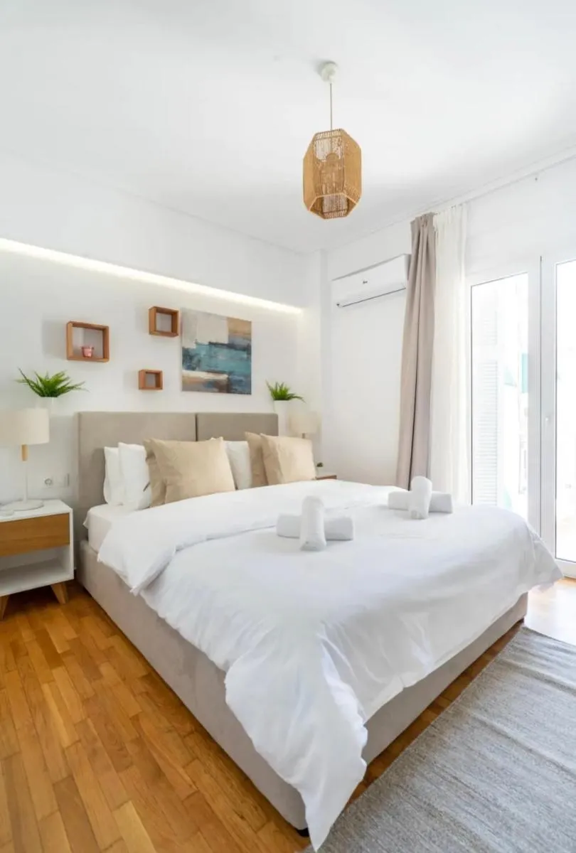 Image 6 of 3B Modern Bliss – Greecing