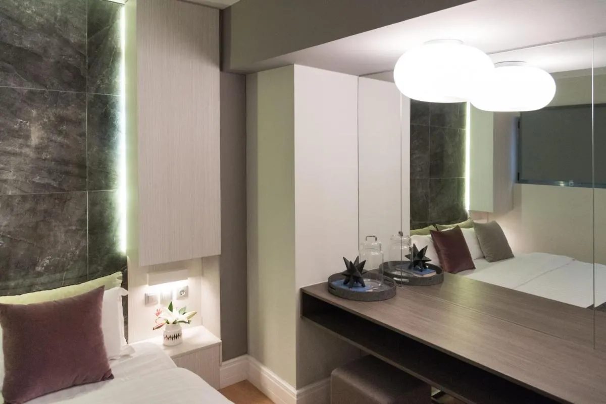 Image 2 of 47 Luxury Suites
