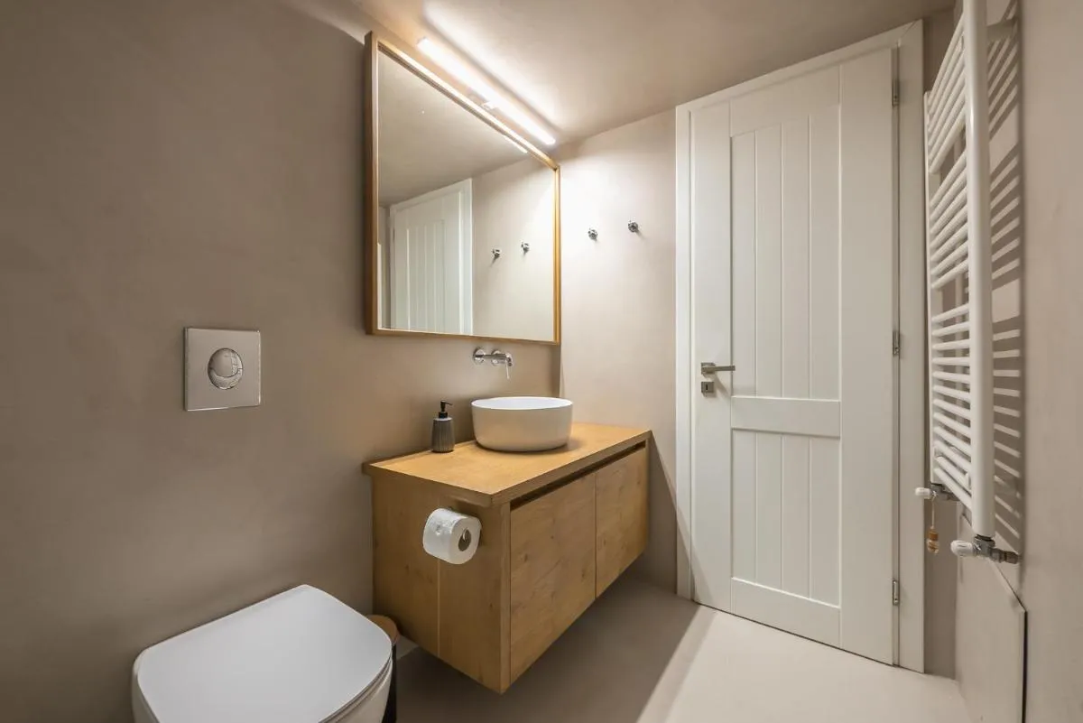 Image 6 of A Place 4 U no49