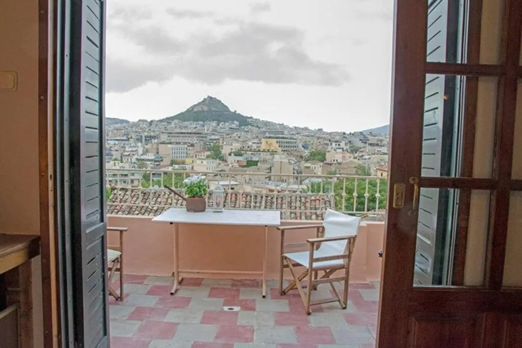 Image 4 of A Small House in a Unique Location of Athens