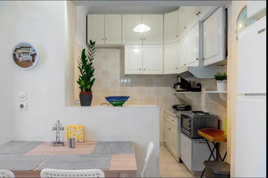 Image 2 of ATHENS CLASSIC LUXURY APARTMENT, 3 km form Acropoli, 5km from the Beach
