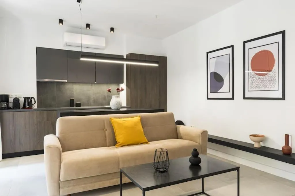 Image 3 of Academy Elegant Apartment #101