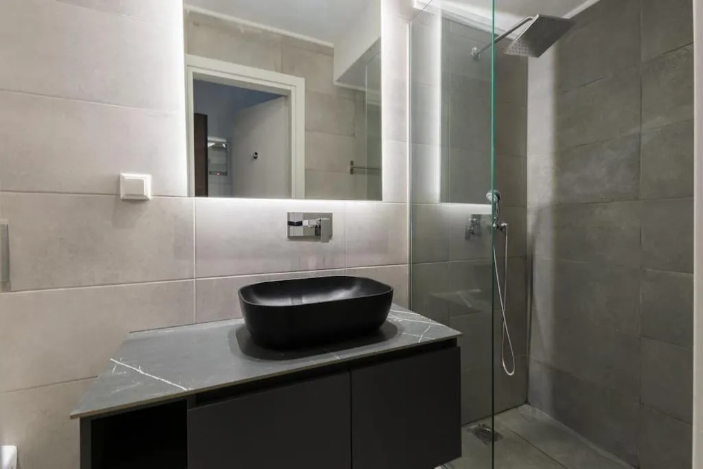 Image 2 of Academy Elegant Apartment #101