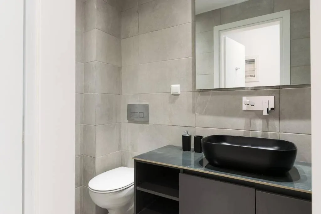 Image 2 of Academy Elegant Apartment #201