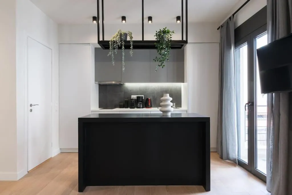 Image 6 of Academy Elegant Apartment #202