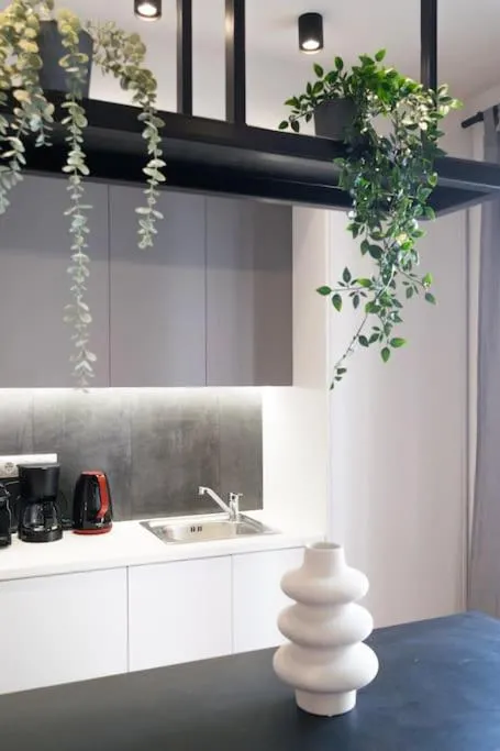 Image 3 of Academy Elegant Apartment #202