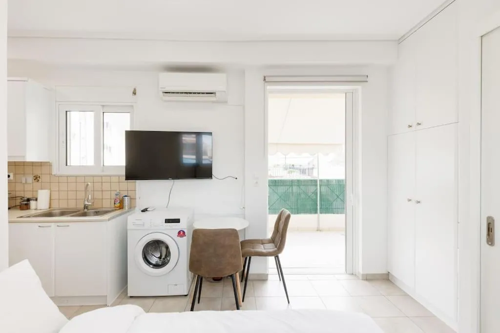 Image 5 of Adorable sunny studio with private balcony II