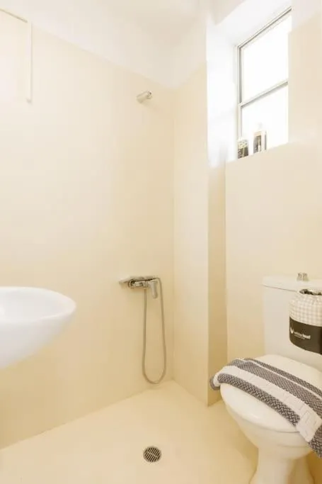 Image 4 of Adorable sunny studio with private balcony II