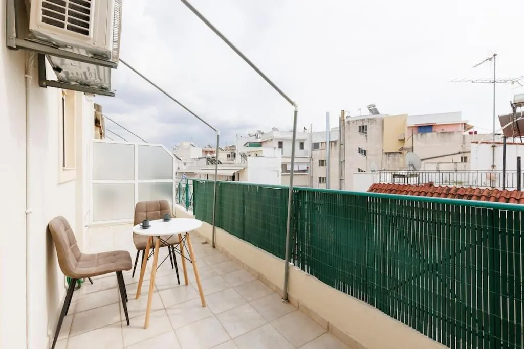 Image 3 of Adorable sunny studio with private balcony II