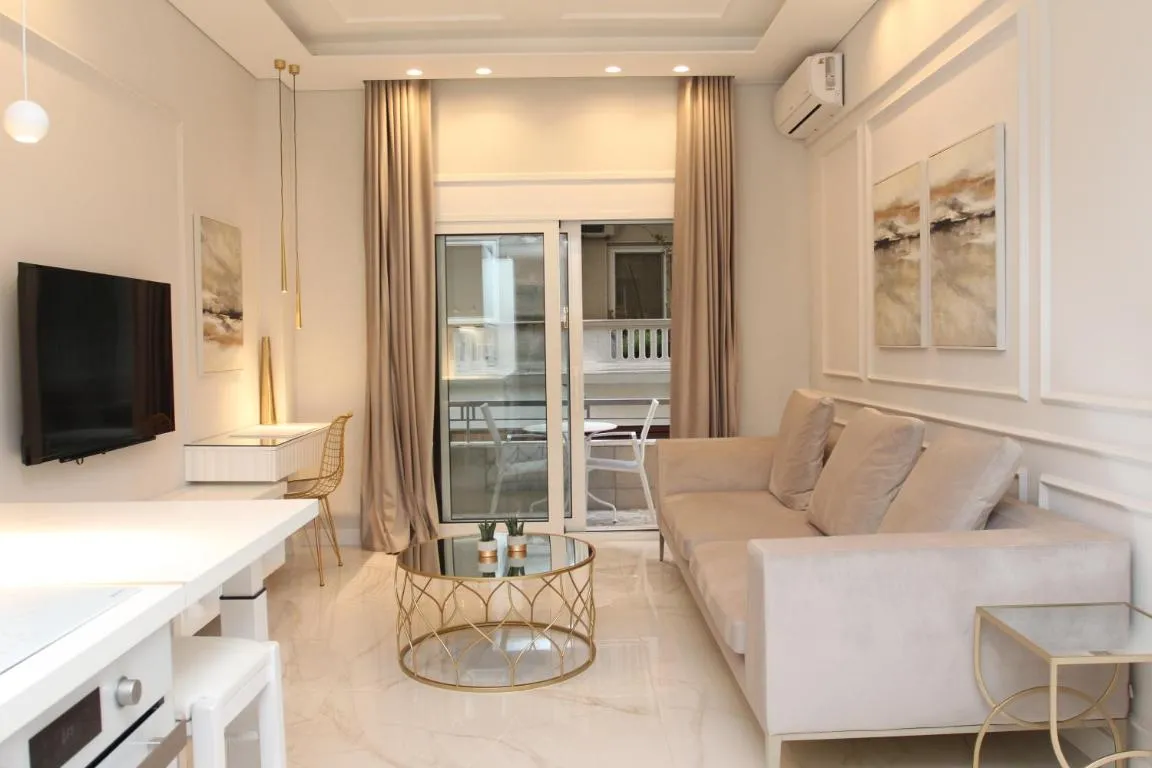 Image of Adri & Marg luxury living