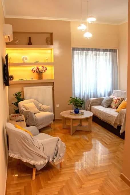 Image 3 of Apartment of the green square