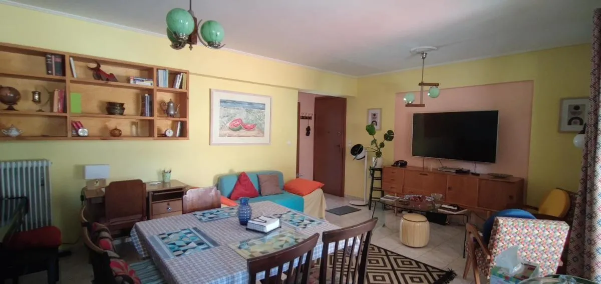 Image 4 of Art Deco Apartment