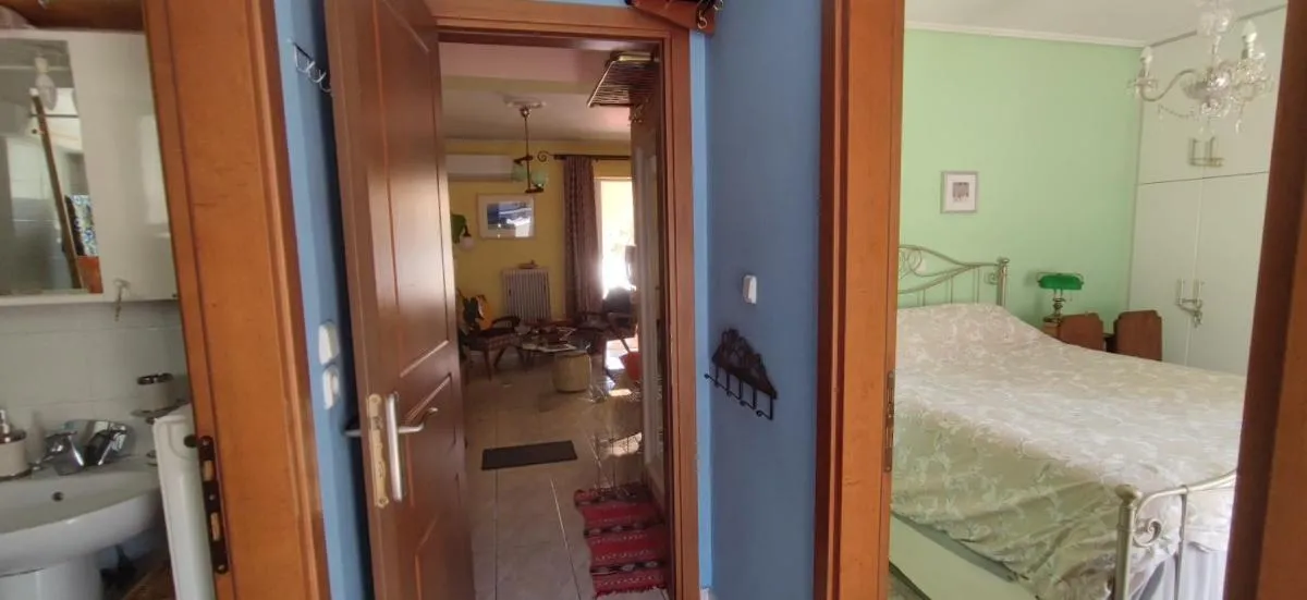 Image 2 of Art Deco Apartment
