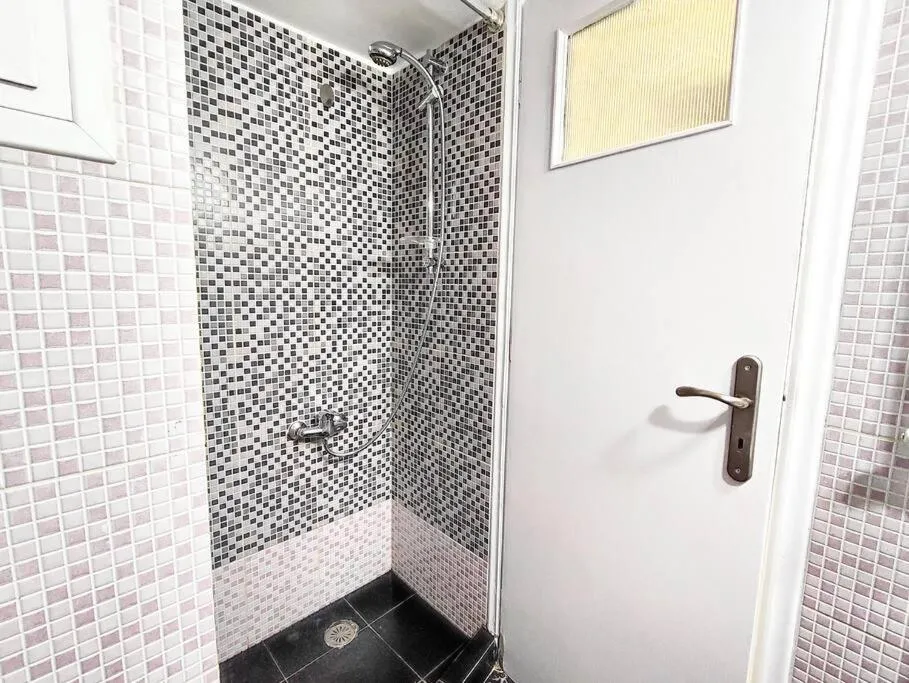Image 2 of As ✓Two bedroom apartment in thissio