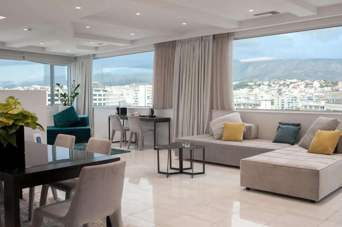 Image 2 of Athenaeum Grand Hotel
