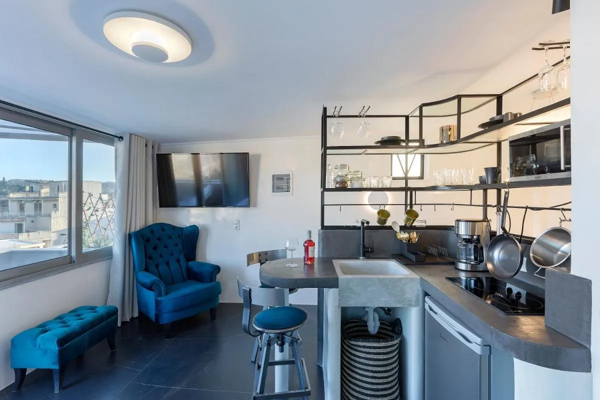 Image 3 of Athenian Lofts