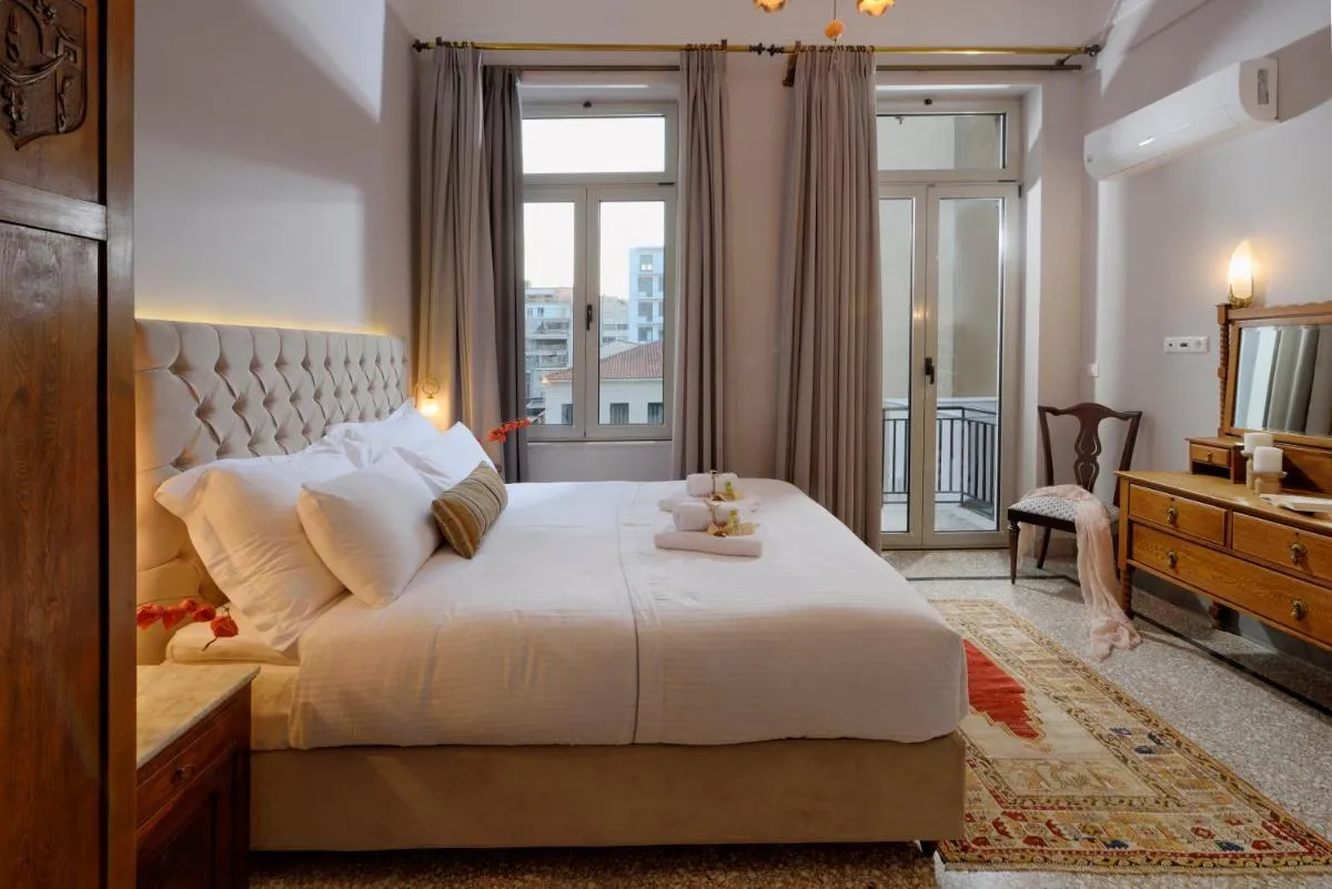 Image 5 of Athenian Vintage Apartments