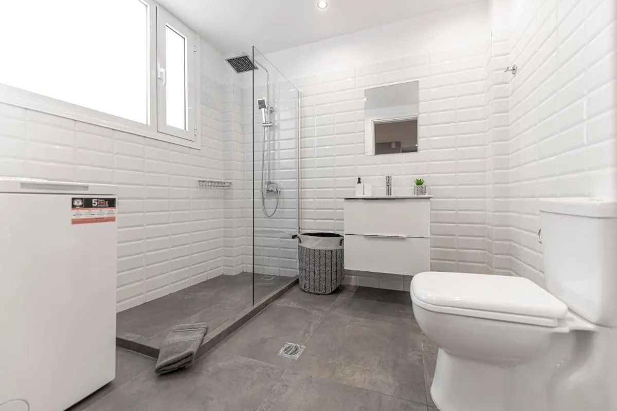 Image 1 of Athenian center apartments