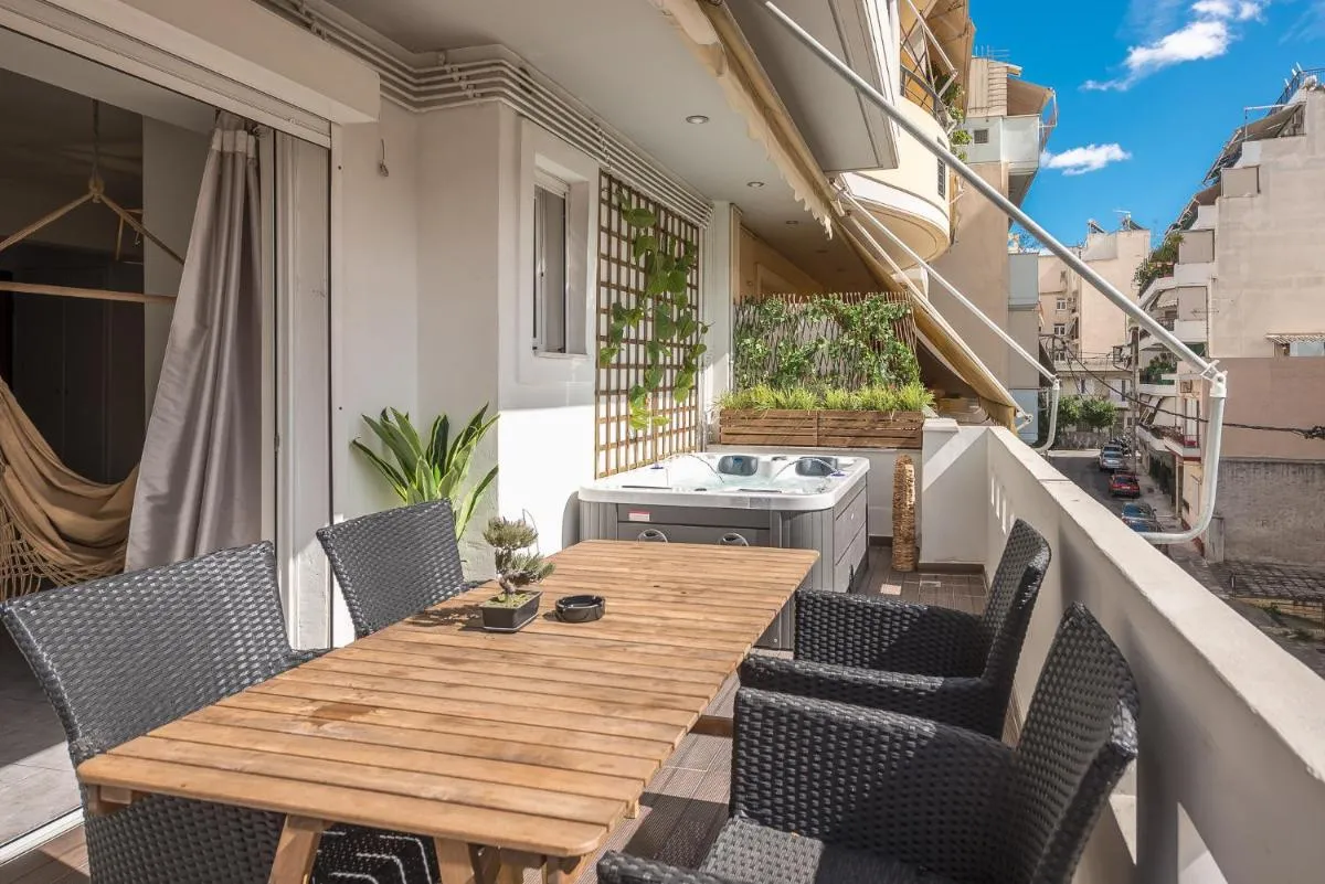 Image 4 of Athenian home