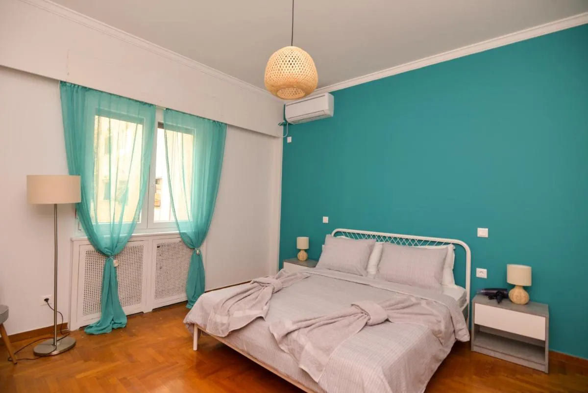 Image 6 of Athens central studio in front of Syntagma metro