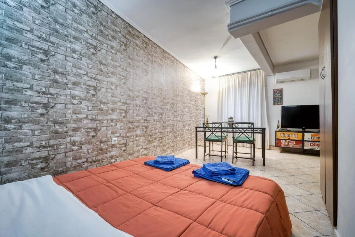 Image 5 of Athens metro apartment
