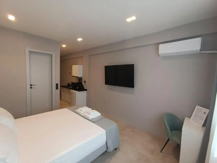 Image 2 of Athinas Experience – Smart Suite