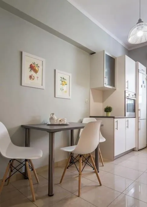 Image 4 of A unique apartment in the historical center-3BDs