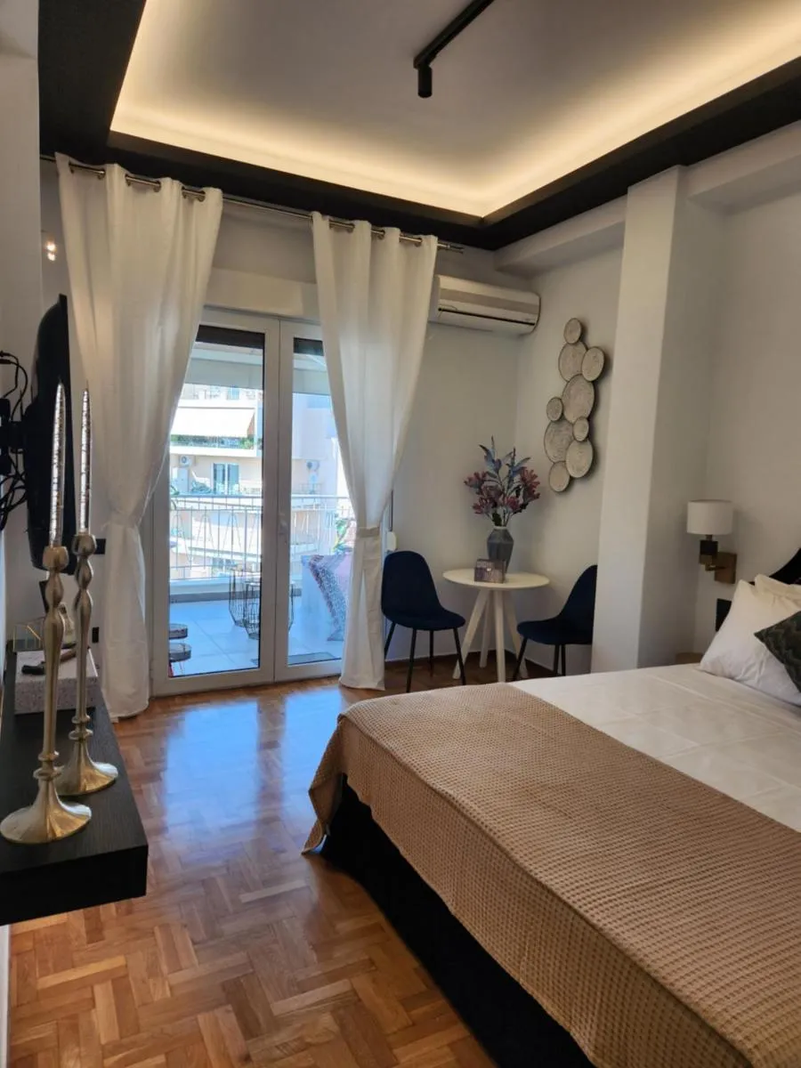Image 5 of Bachelor Penthouse with Roof Garden access, 15 m walk to Acropolis