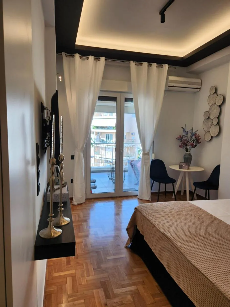 Image 4 of Bachelor Penthouse with Roof Garden access, 15 m walk to Acropolis