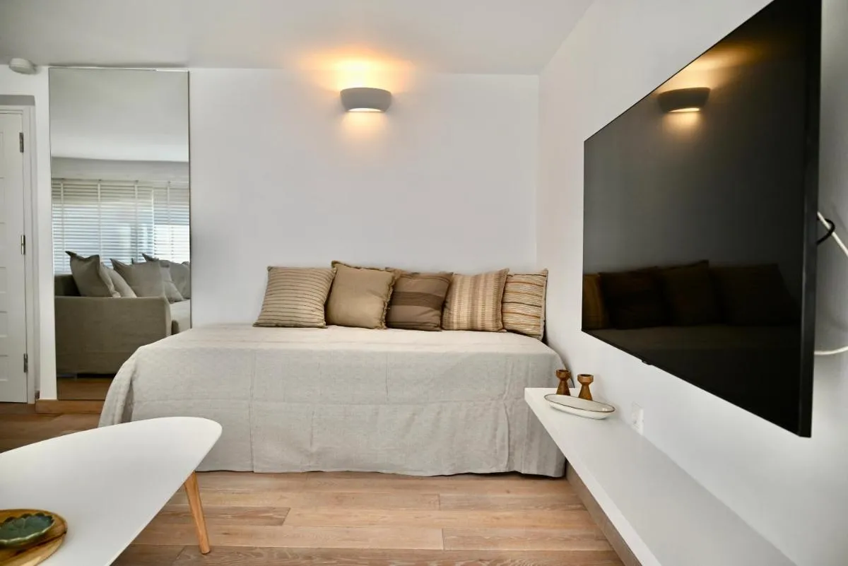 Image 5 of Bright and comfy apartment in the heart of Athens