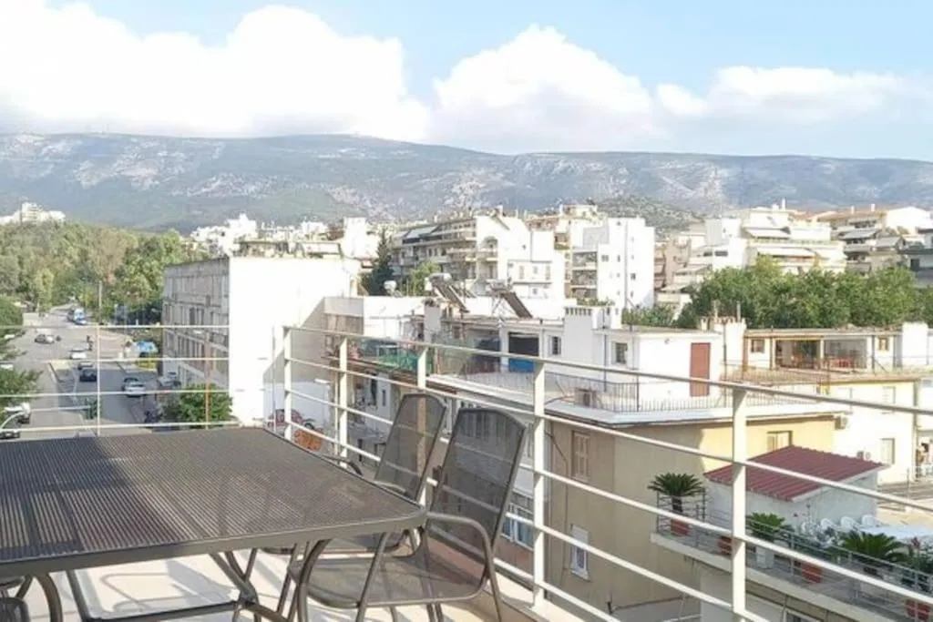 Image 2 of (C4) Blue -Spacious 1bdr corner flat/balcony/view