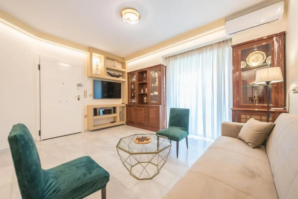 Image 3 of Central 3BR Apartment Next to Panormou Metro!
