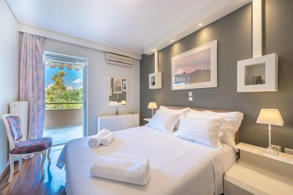 Image 1 of Central 3BR Apartment Next to Panormou Metro!