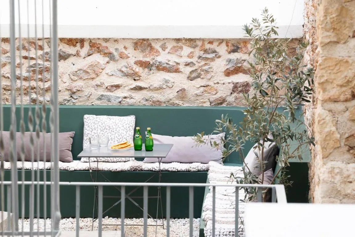 Image of Central5 Boutique Apartments with Common Garden Next to Metro
