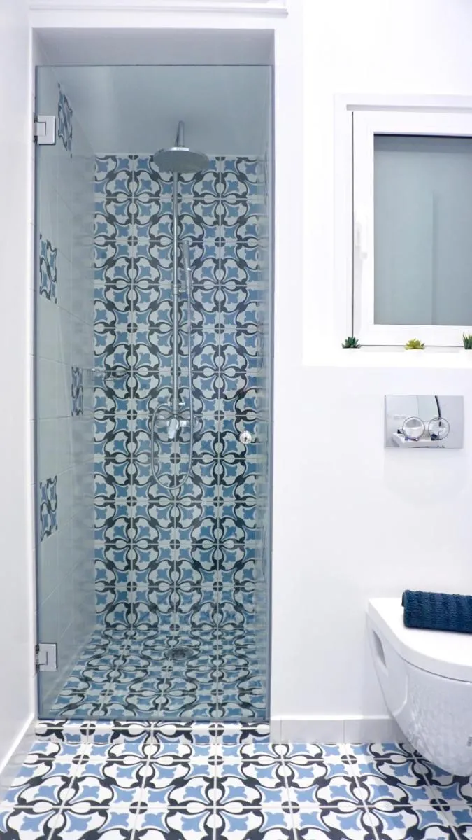 Image 6 of Central, Bright Apt in Athens near Metro