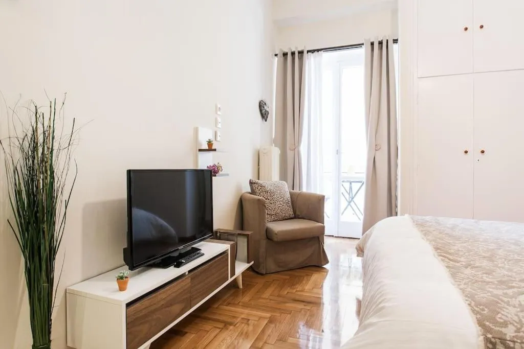 Image 4 of Central, Cozy & Vintage