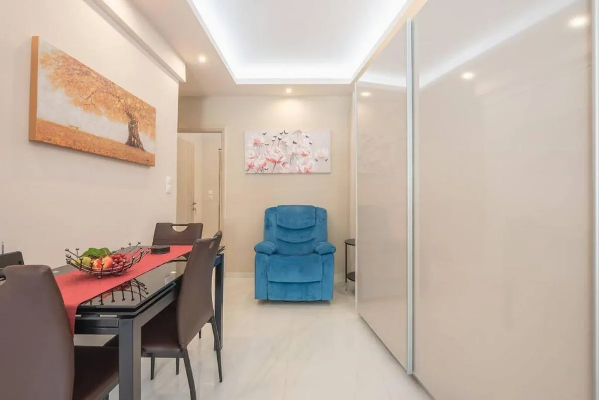 Image 6 of Central Mini Suite
