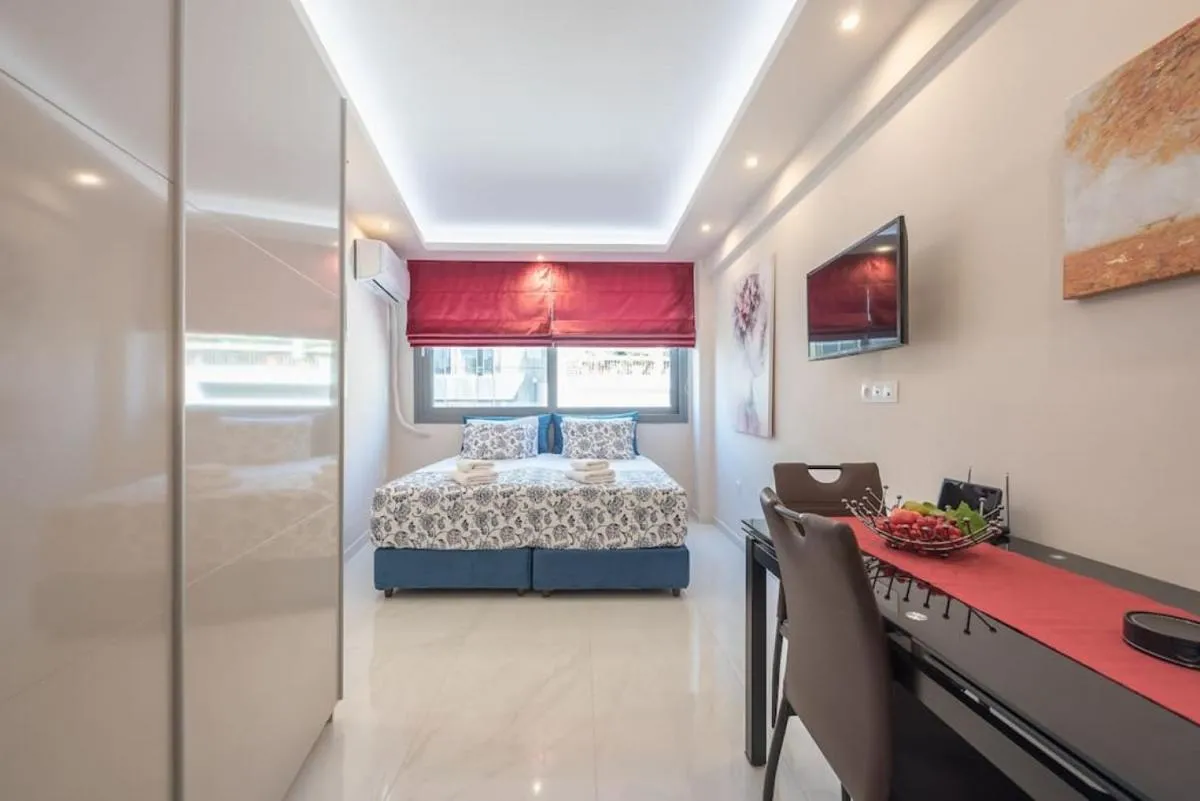 Image 5 of Central Mini Suite