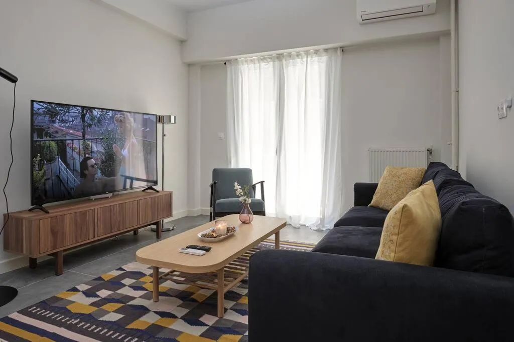Image 4 of Chic Apt with All Comforts in the Heart of Athens!