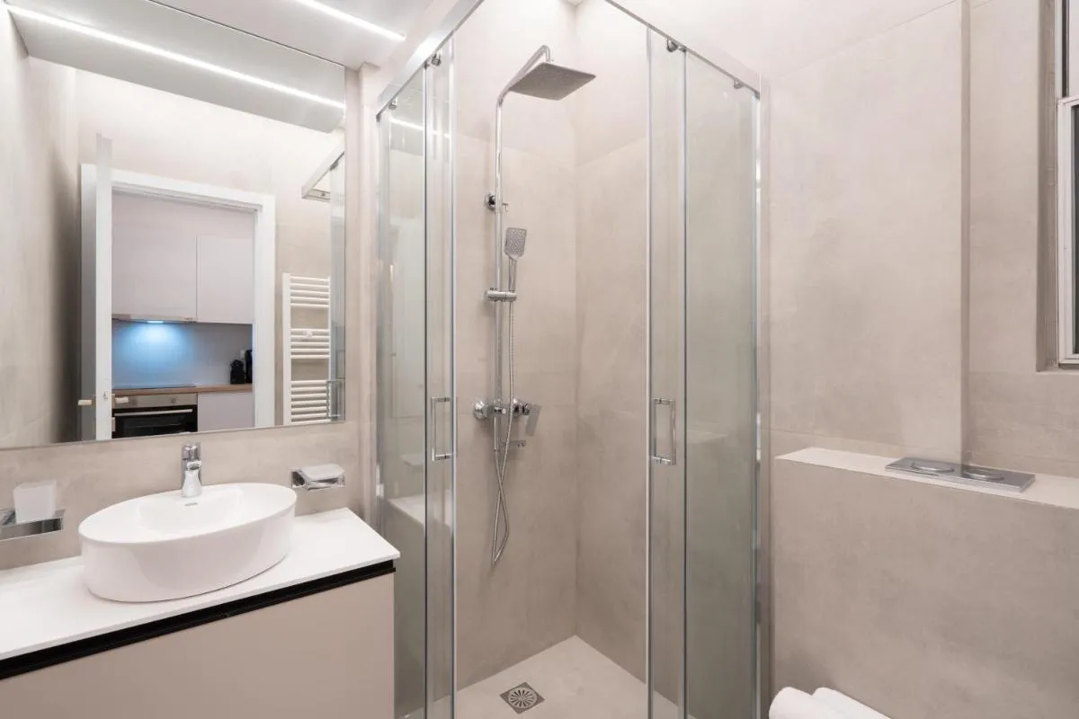 Image 2 of Chic and Lavish Apartment in Athens