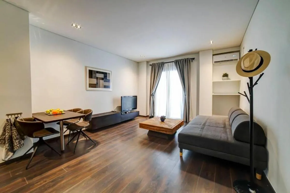 Image 2 of Classy and stylish apartment next to Hilton