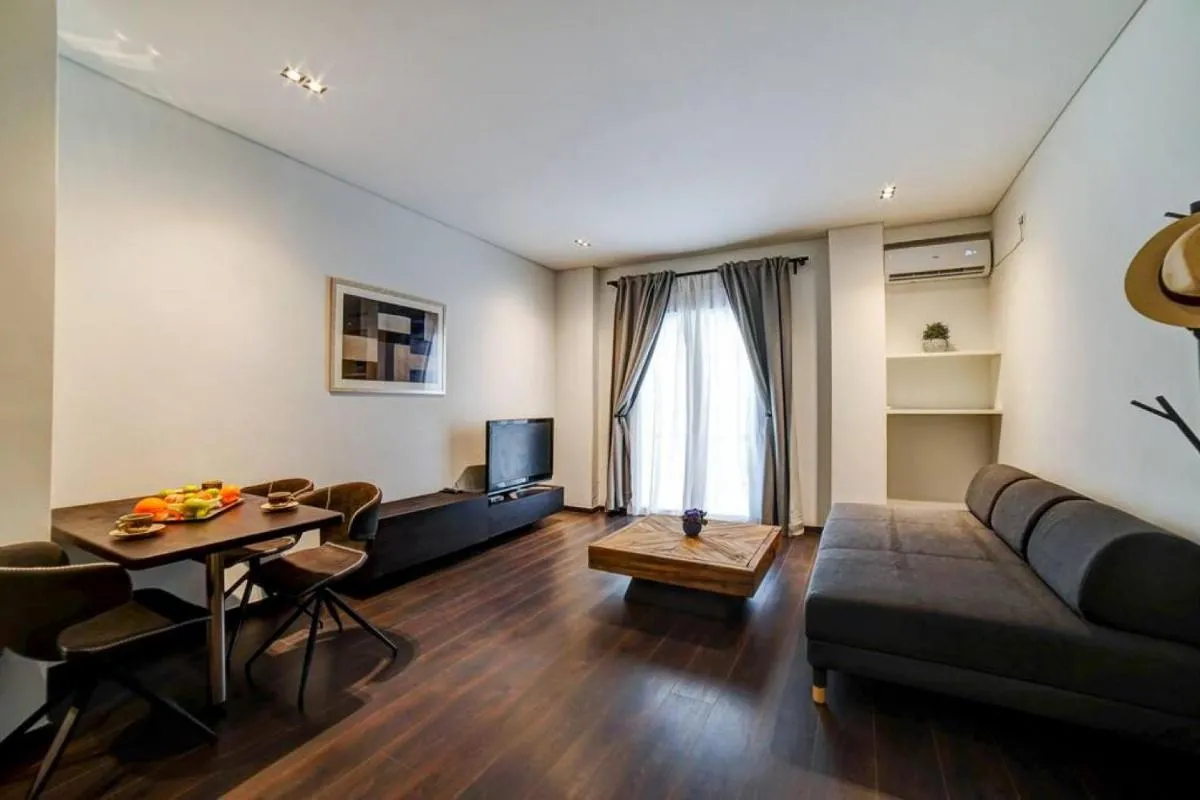 Image 4 of Classy and stylish apartment next to Hilton