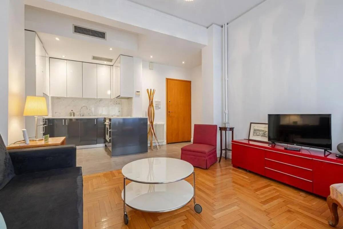 Image 2 of Cosy Acropolis 1BD Apartment