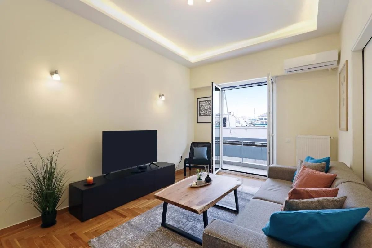 Image 4 of Cozy 3 Bedroom Retreat next to Kolonaki – Greecing
