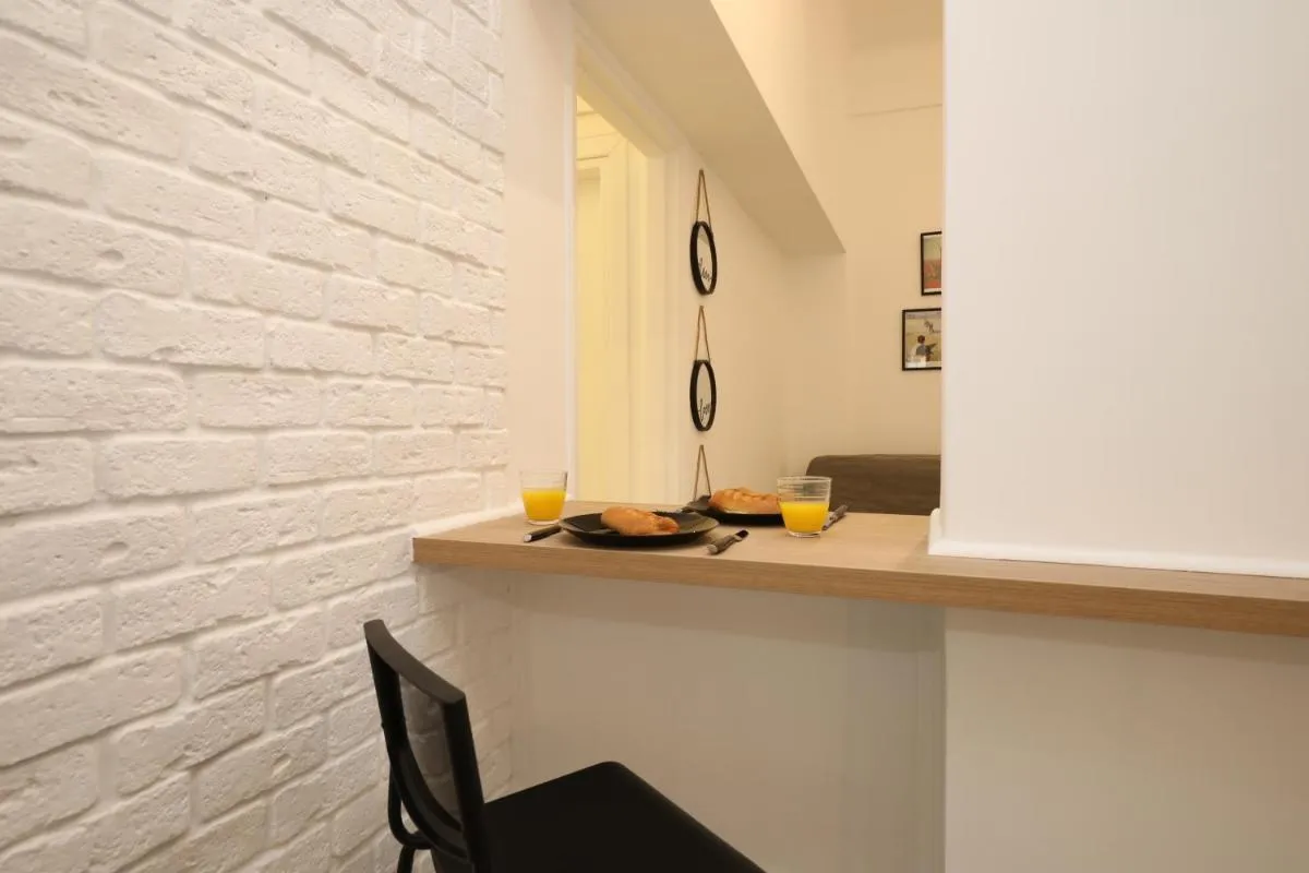 Image 2 of Cozy City Retreat – Greecing