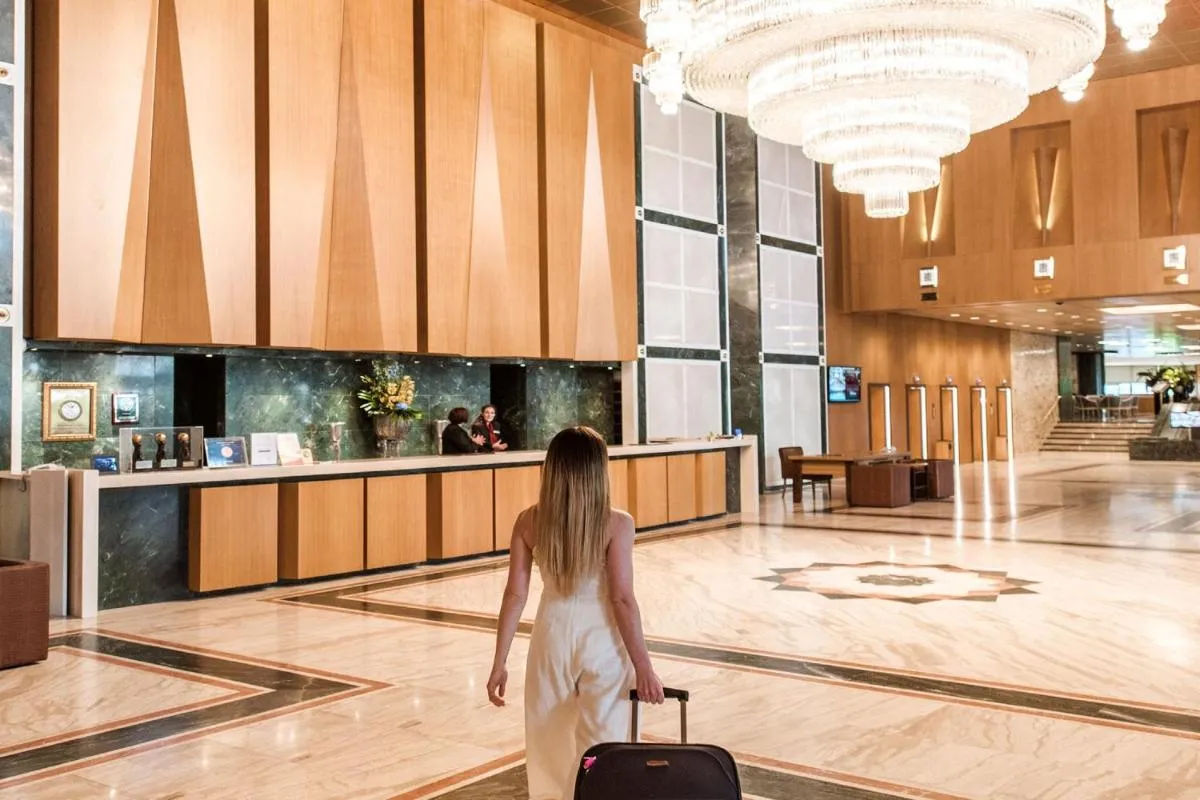 Image 5 of Divani Caravel