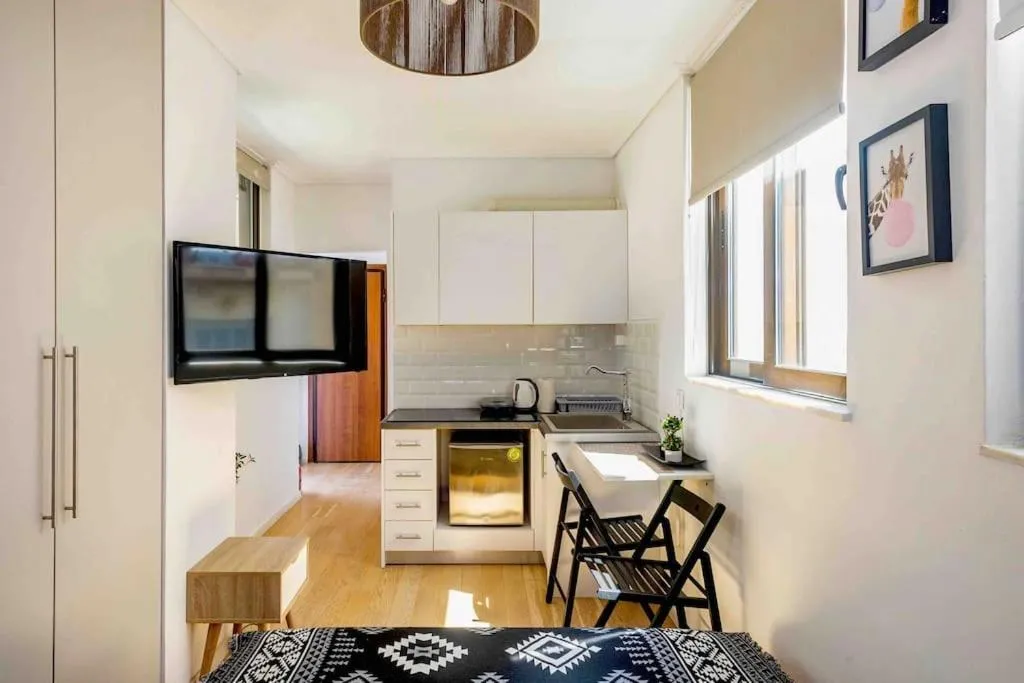 Image 2 of Downtown 22sqm Green Nest King-Size Bed