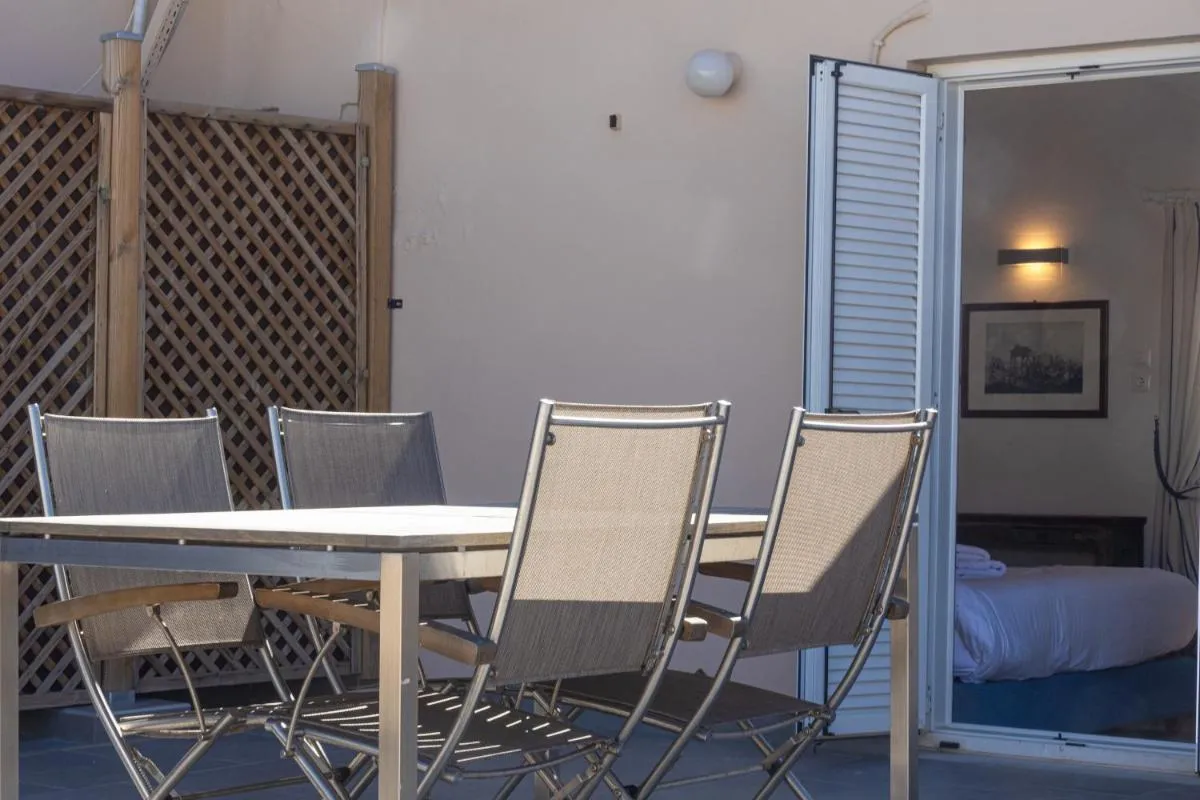 Image 3 of Downtown Cocoon with Roof Deck