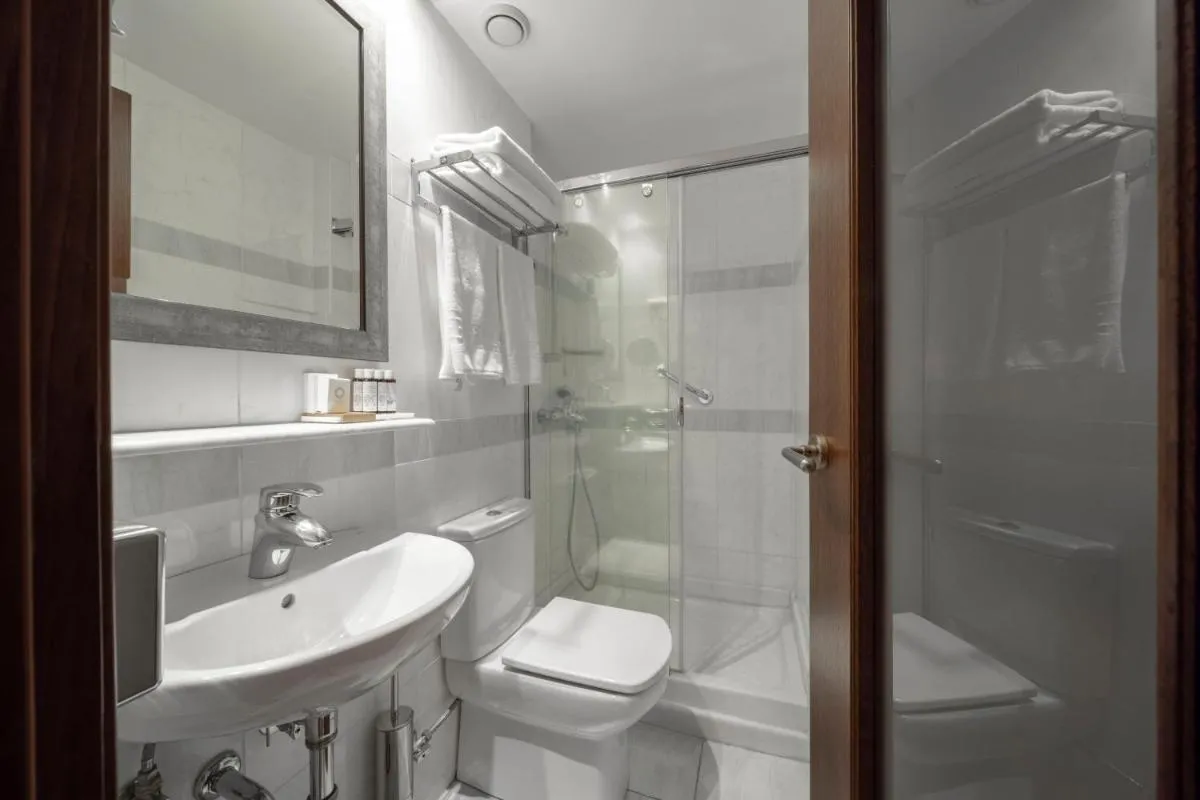 Image 2 of Electra Hotel Athens
